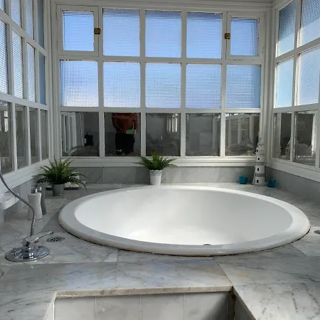Sunset House Bed & Breakfast